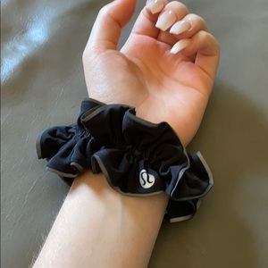 lululemon athletica Accessories - Lululemon Scrunchie lululemon athletica Accessories - Lululemon Scrunchie